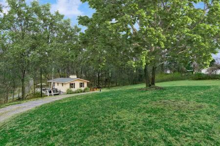 Harpers Ferry Cabin Hot Tub, Deck, Fire Pit, Wifi Exterior foto