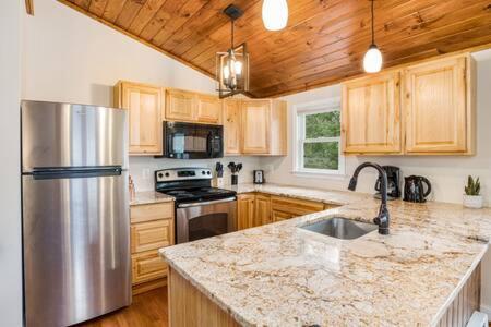 Harpers Ferry Cabin Hot Tub, Deck, Fire Pit, Wifi Exterior foto