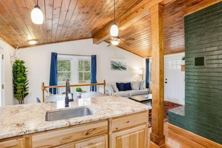 Harpers Ferry Cabin Hot Tub, Deck, Fire Pit, Wifi Exterior foto